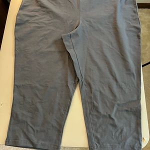 Torrid Forged Gray Capri